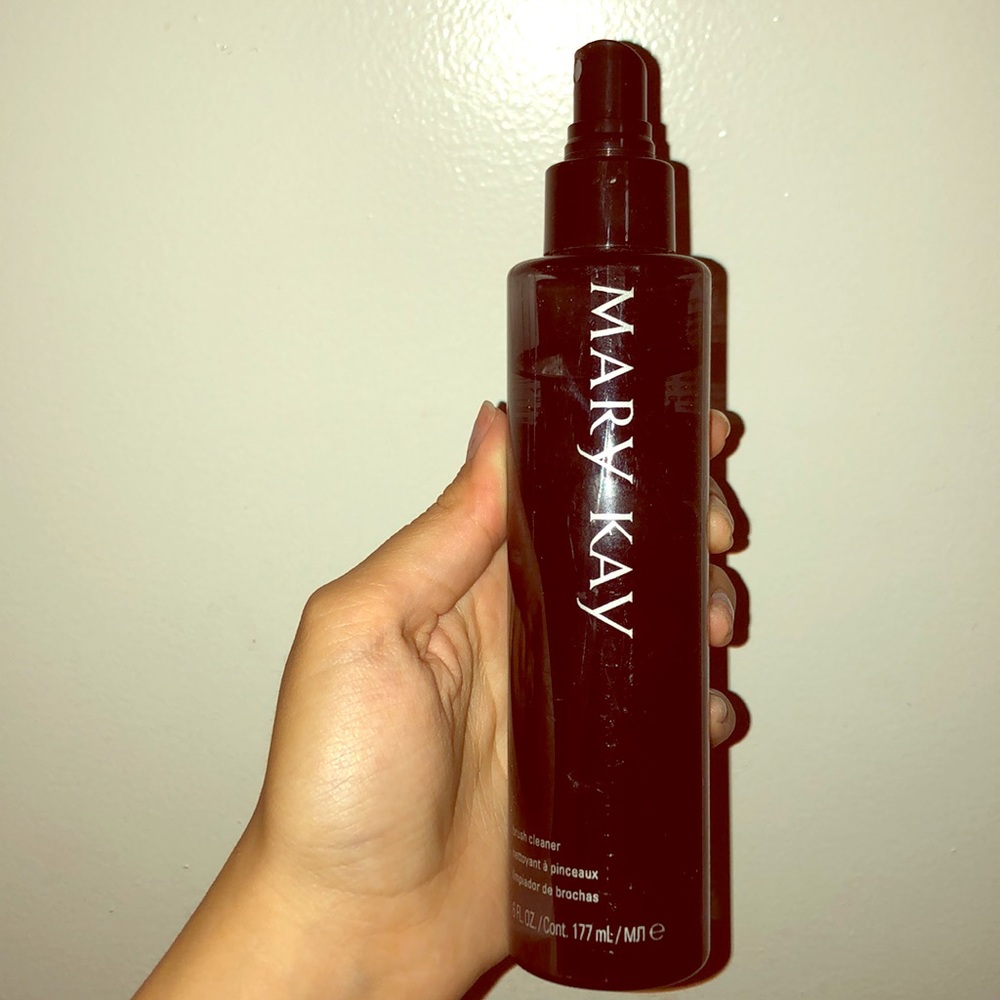 Make up brush cleaner